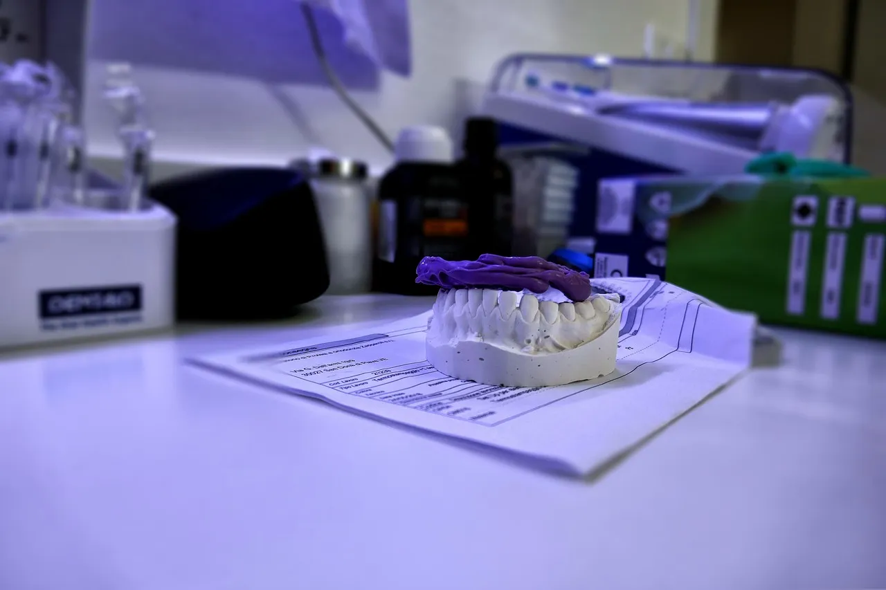 Differences between Dentistry and a dentist in Málaga
